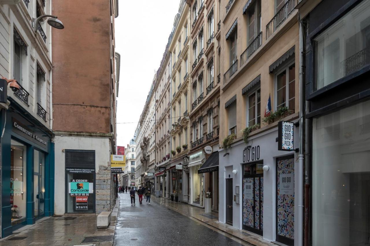 Le Confident - Grand T2 Au Coeur De Lyon Apartment Luaran gambar